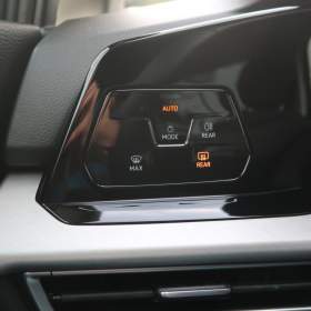 Foto inzerátu Volkswagen Golf 1.0 eTSI