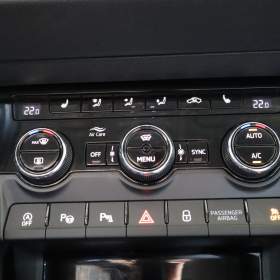 Foto inzerátu Škoda Karoq 1.5 TSI