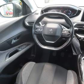 Foto inzerátu Peugeot 3008 1.2 PureTech