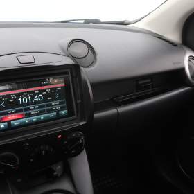 Foto inzerátu Mazda 2 1.3 i