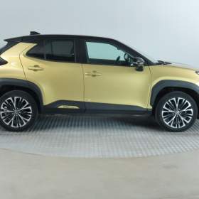 Foto inzerátu Toyota Yaris Cross 1.5 VVT-iE E-Four