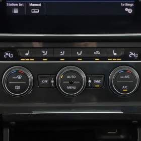 Foto inzerátu Volkswagen Golf 1.6 TDI