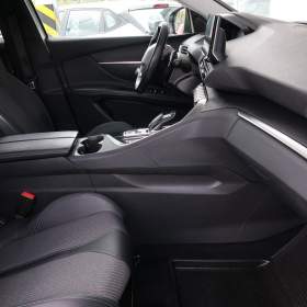 Foto inzerátu Peugeot 3008 1.5 BlueHDi