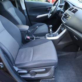 Foto inzerátu Suzuki SX4 S-Cross 1.6 DDiS