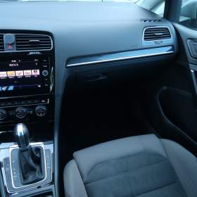 Foto inzerátu Volkswagen Golf 1.4 TSI