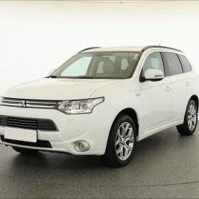 Foto inzerátu Mitsubishi Outlander 2.0 PHEV