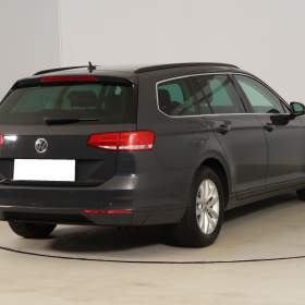 Foto inzerátu Volkswagen Passat 2.0 TDI