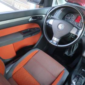 Foto inzerátu Volkswagen Touran 2.0 TDI