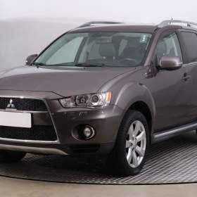 Foto inzerátu Mitsubishi Outlander 2.2 DI-D