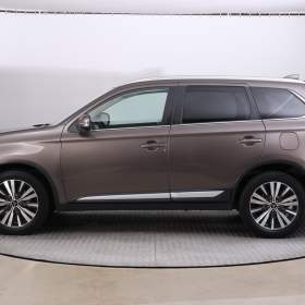 Foto inzerátu Mitsubishi Outlander 2.0