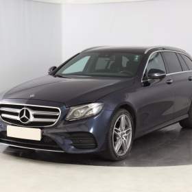 Foto inzerátu Mercedes-Benz Třídy E E 220 d 4MATIC