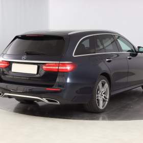 Foto inzerátu Mercedes-Benz Třídy E E 220 d 4MATIC