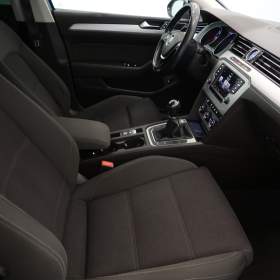 Foto inzerátu Volkswagen Passat 2.0 TDI