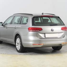 Foto inzerátu Volkswagen Passat 2.0 TDI