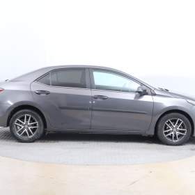 Foto inzerátu Toyota Corolla 1.6 Valvematic