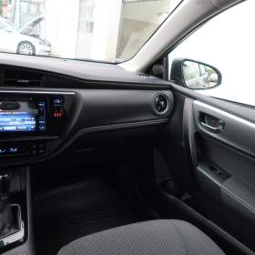 Foto inzerátu Toyota Corolla 1.6 Valvematic