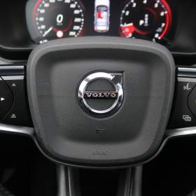 Foto inzerátu Volvo XC40 T3