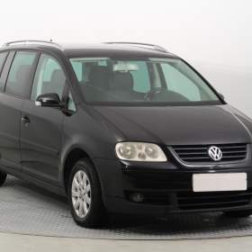 Foto inzerátu Volkswagen Touran 1.6 FSI