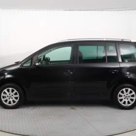 Foto inzerátu Volkswagen Touran 1.6 FSI