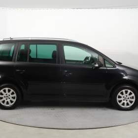 Foto inzerátu Volkswagen Touran 1.6 FSI