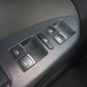 Foto inzerátu Volkswagen Touran 1.6 TDI