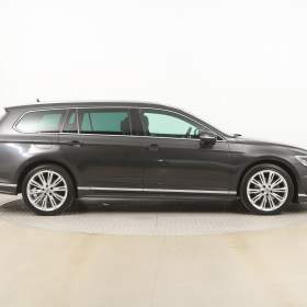 Foto inzerátu Volkswagen Passat 2.0 TDI