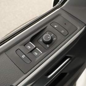 Foto inzerátu Volkswagen Multivan 2.0 BiTDI 4Motion