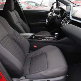 Foto inzerátu Toyota C-HR 1.8 Hybrid