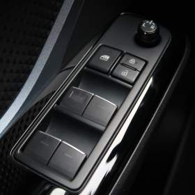 Foto inzerátu Toyota C-HR 1.8 Hybrid