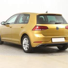 Foto inzerátu Volkswagen Golf 2.0 TDI