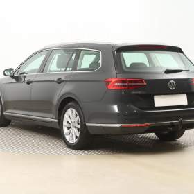 Foto inzerátu Volkswagen Passat 2.0 TDI