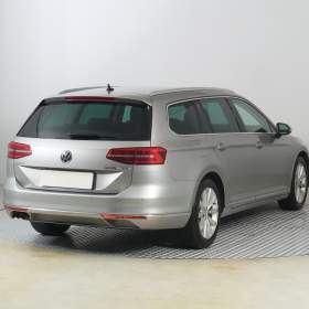 Foto inzerátu Volkswagen Passat 2.0 TDI
