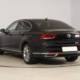 Foto inzerátu Volkswagen Passat 2.0 TDI