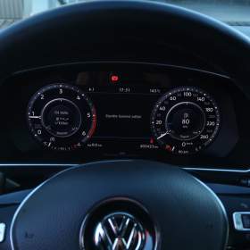 Foto inzerátu Volkswagen Tiguan 2.0 TDI