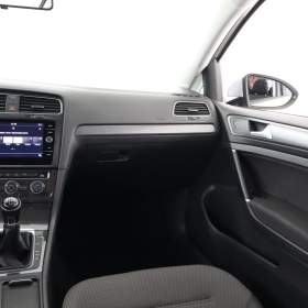 Foto inzerátu Volkswagen Golf 1.0 TSI