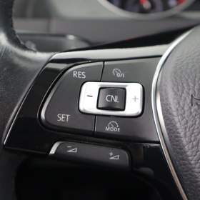 Foto inzerátu Volkswagen Golf 1.0 TSI