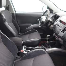 Foto inzerátu Mitsubishi Outlander 2.2 DI-D