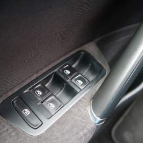 Foto inzerátu Volkswagen Golf 1.6 TDI