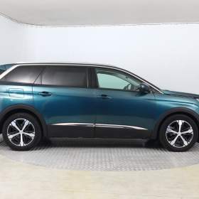 Foto inzerátu Peugeot 5008 PureTech 130