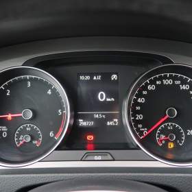 Foto inzerátu Volkswagen Golf 2.0 TDI