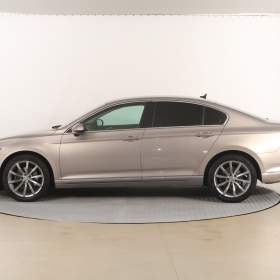 Foto inzerátu Volkswagen Passat 2.0 TSI