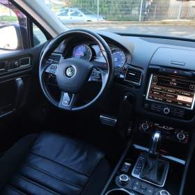 Foto inzerátu Volkswagen Touareg 3.0 TDI