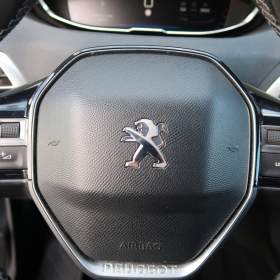 Foto inzerátu Peugeot 3008 1.2 PureTech