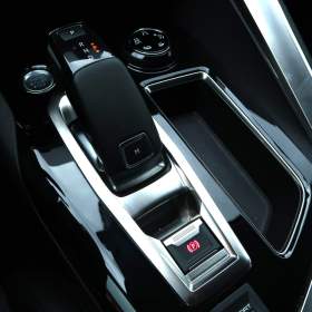 Foto inzerátu Peugeot 5008 PureTech 130