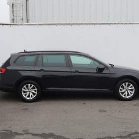 Foto inzerátu Volkswagen Passat 2.0 TDI