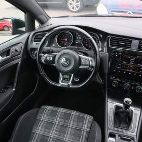 Foto inzerátu Volkswagen Golf 2.0 TDI GTD