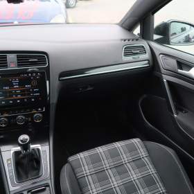 Foto inzerátu Volkswagen Golf 2.0 TDI GTD