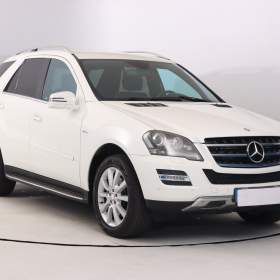 Mercedes- Benz ML ML 300 CDI / 19618546