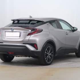 Foto inzerátu Toyota C-HR 1.8 Hybrid
