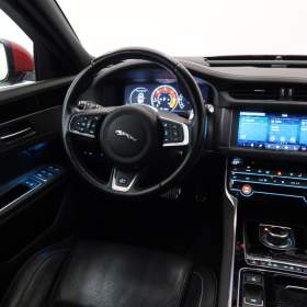 Foto inzerátu Jaguar XF 20d AWD